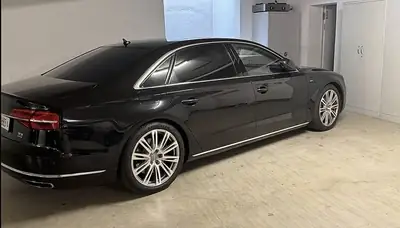 Audi A8 4.2 TDI — Berline prestige diesel, 385 ch, révision complète — Heckansicht