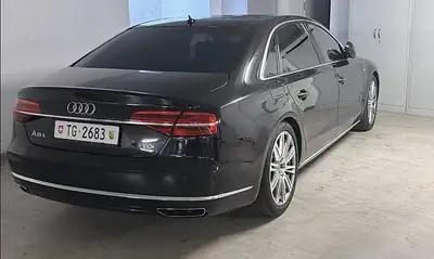 Audi A8 4.2 TDI — Berline prestige diesel, 385 ch, révision complète — Seitenansicht