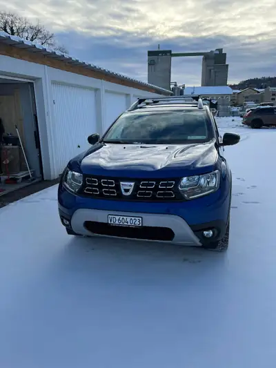 Dacia Duster diesel 2021 — SUV robuste 82'000 km, attelage et 8 pneus inclus — Seitenansicht