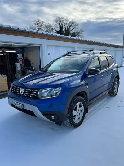 Dacia Duster diesel 2021 — SUV robuste 82'000 km, attelage et 8 pneus inclus — Innenraum