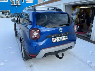 Dacia Duster diesel 2021 — SUV robuste 82'000 km, attelage et 8 pneus inclus — Detail