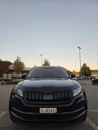 Škoda Kodiaq 2018 — SUV robuste 180 ch, entretien complet, 8 pneus inclus — exterior view