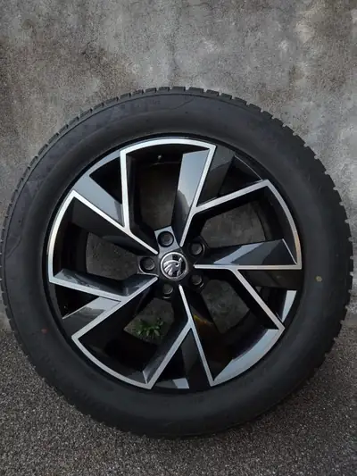 Škoda Kodiaq 2018 — SUV robuste 180 ch, entretien complet, 8 pneus inclus — Thumbnail 17