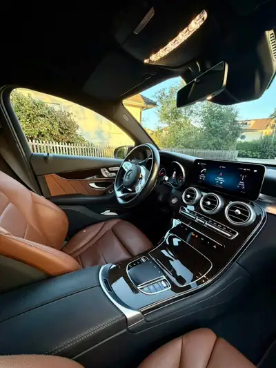 Mercedes-Benz GLC 220 — SUV premium diesel, transmission automatique, 4 roues motrices — detail