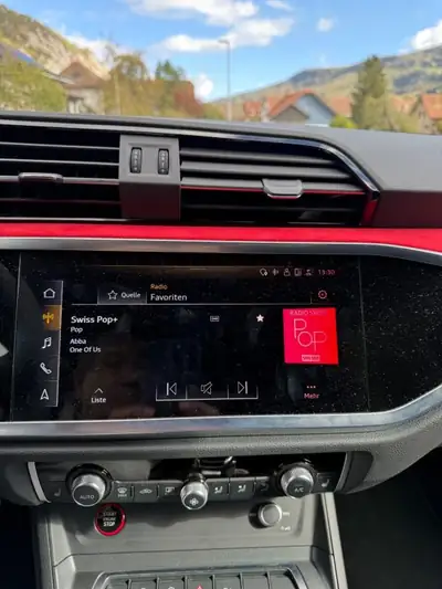 Audi RS Q3 2021 — 400 ch de performance brute, attelage pivotant inclus — Thumbnail 15