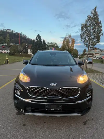 Kia Sportage 2018 — SUV diesel automatique, 44000 km seulement — vista esterna
